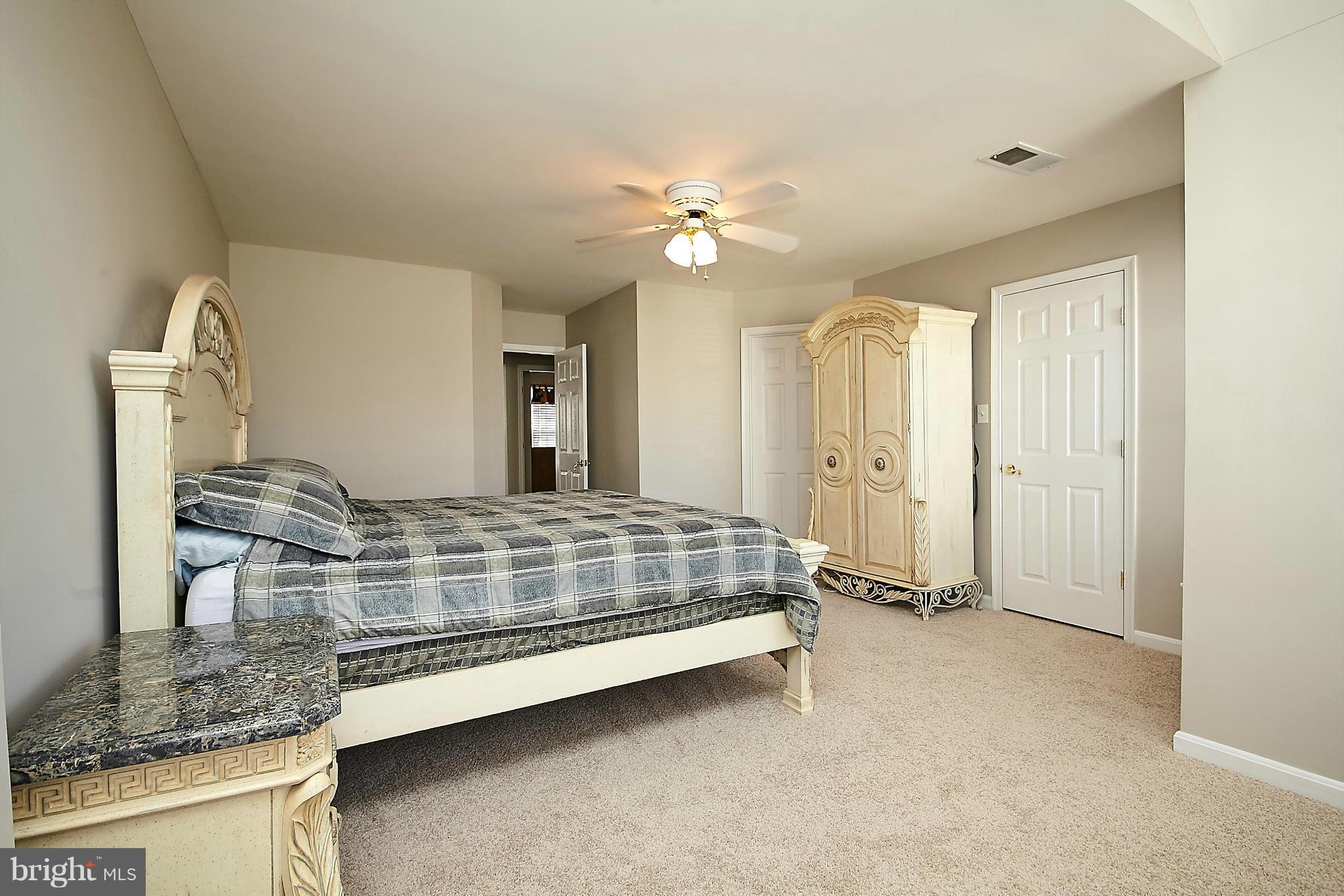 COMPTON VILLAGE - Residential