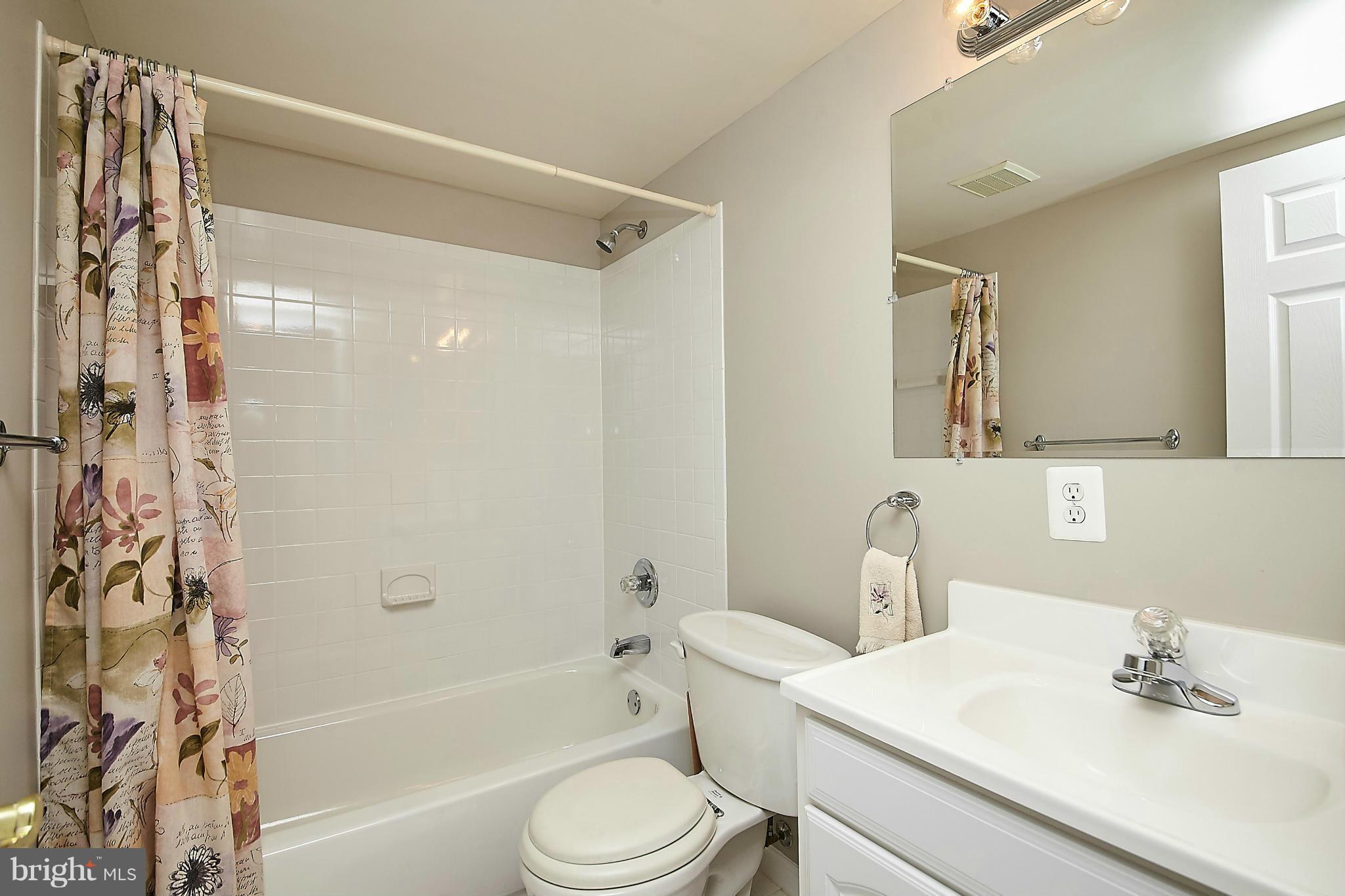 COMPTON VILLAGE - Residential