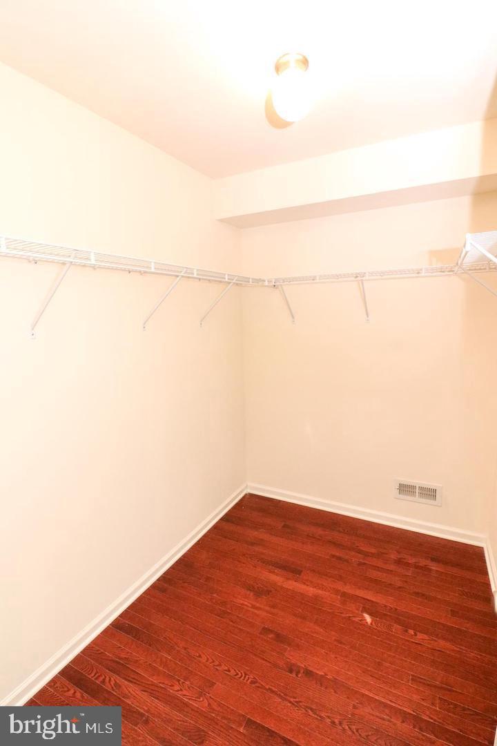 CARRIAGE HILL - Residential Lease