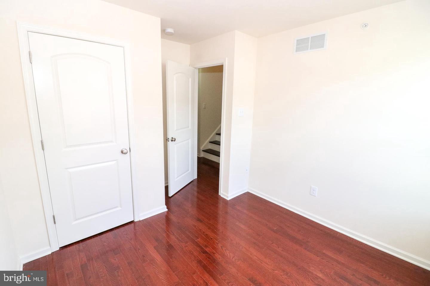 CARRIAGE HILL - Residential Lease