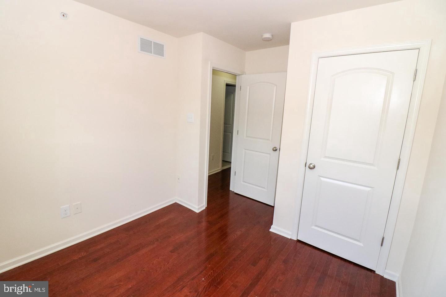 CARRIAGE HILL - Residential Lease