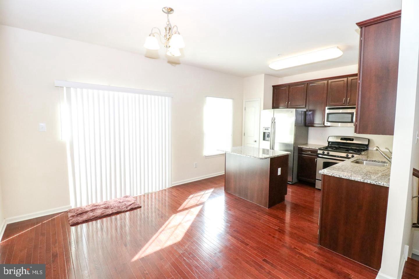 CARRIAGE HILL - Residential Lease