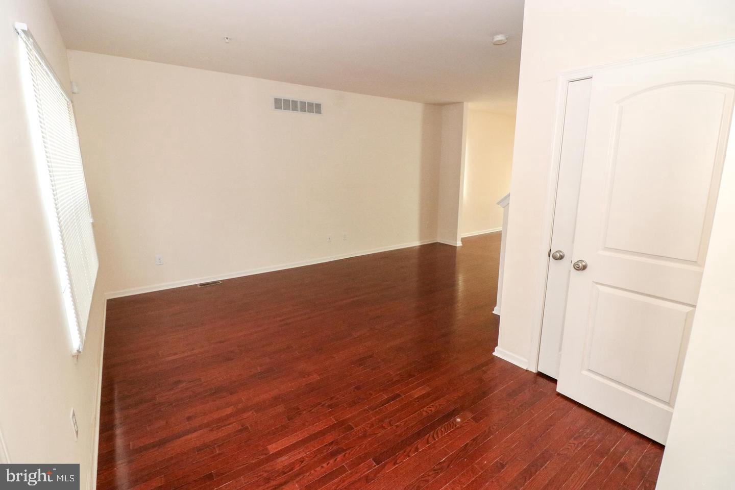 CARRIAGE HILL - Residential Lease