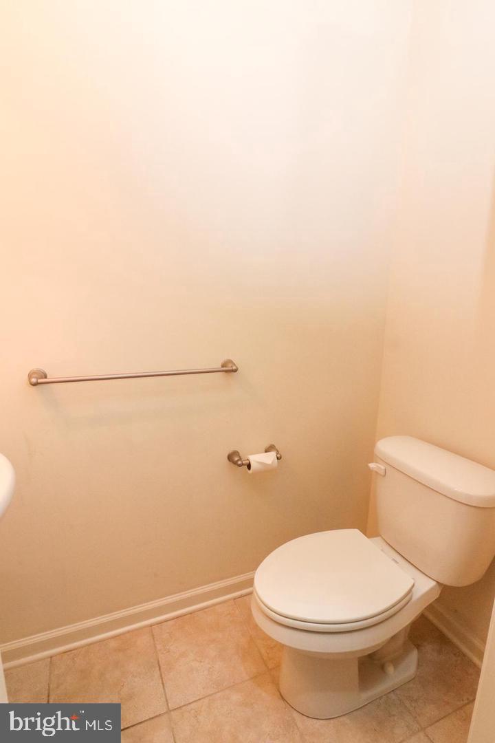 CARRIAGE HILL - Residential Lease