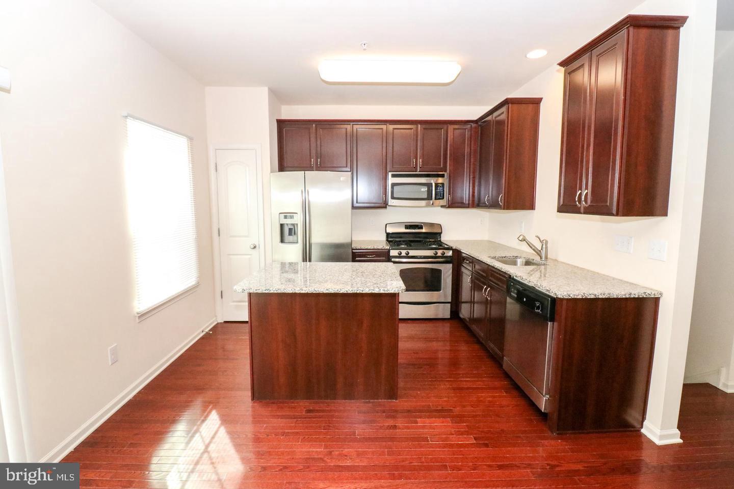 CARRIAGE HILL - Residential Lease