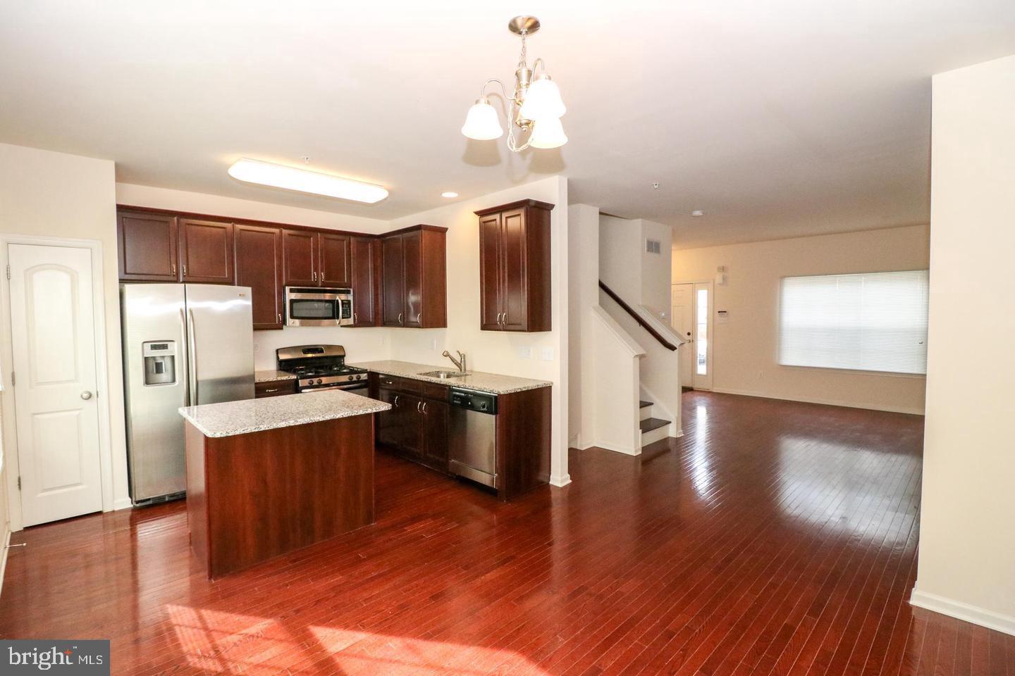 CARRIAGE HILL - Residential Lease