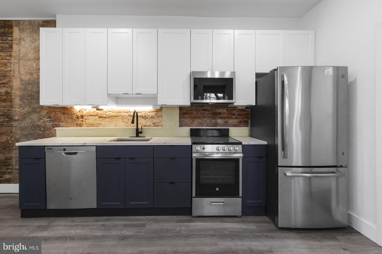 QUEEN VILLAGE - Residential Lease