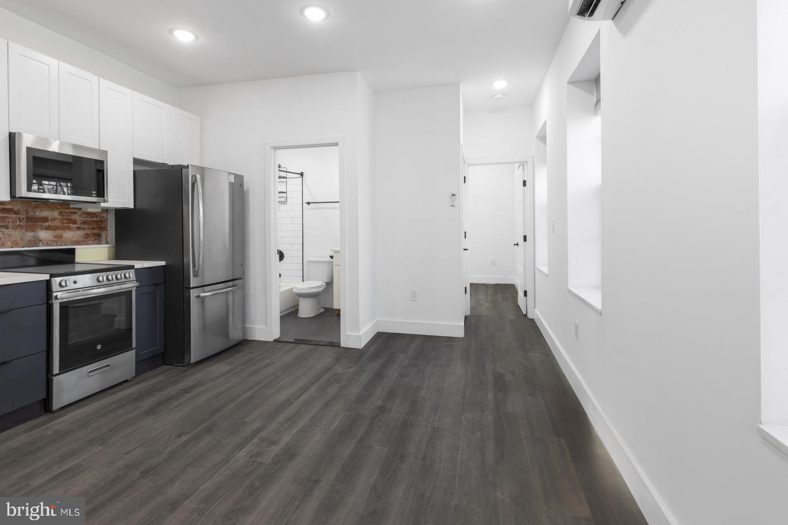 QUEEN VILLAGE - Residential Lease