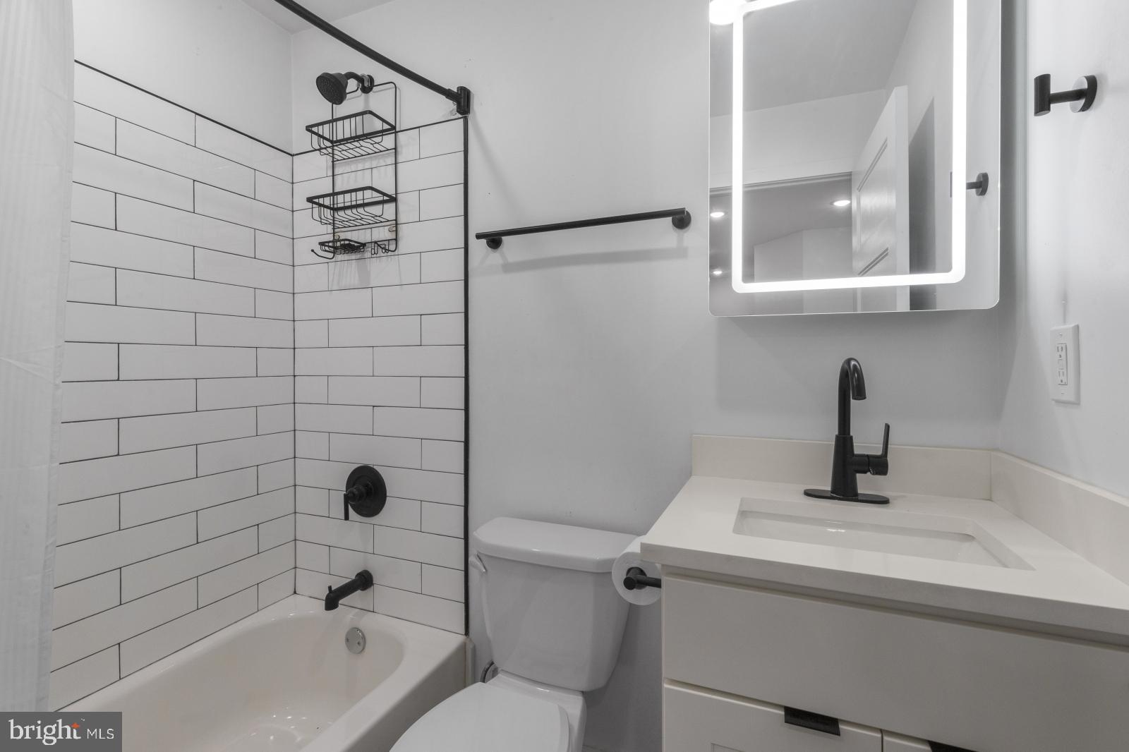 QUEEN VILLAGE - Residential Lease