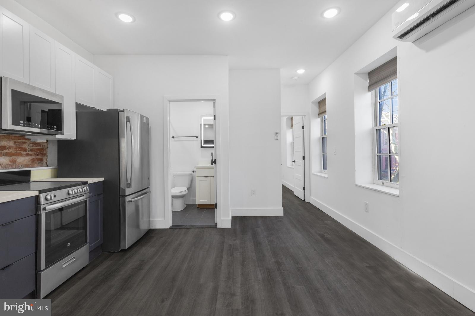 QUEEN VILLAGE - Residential Lease