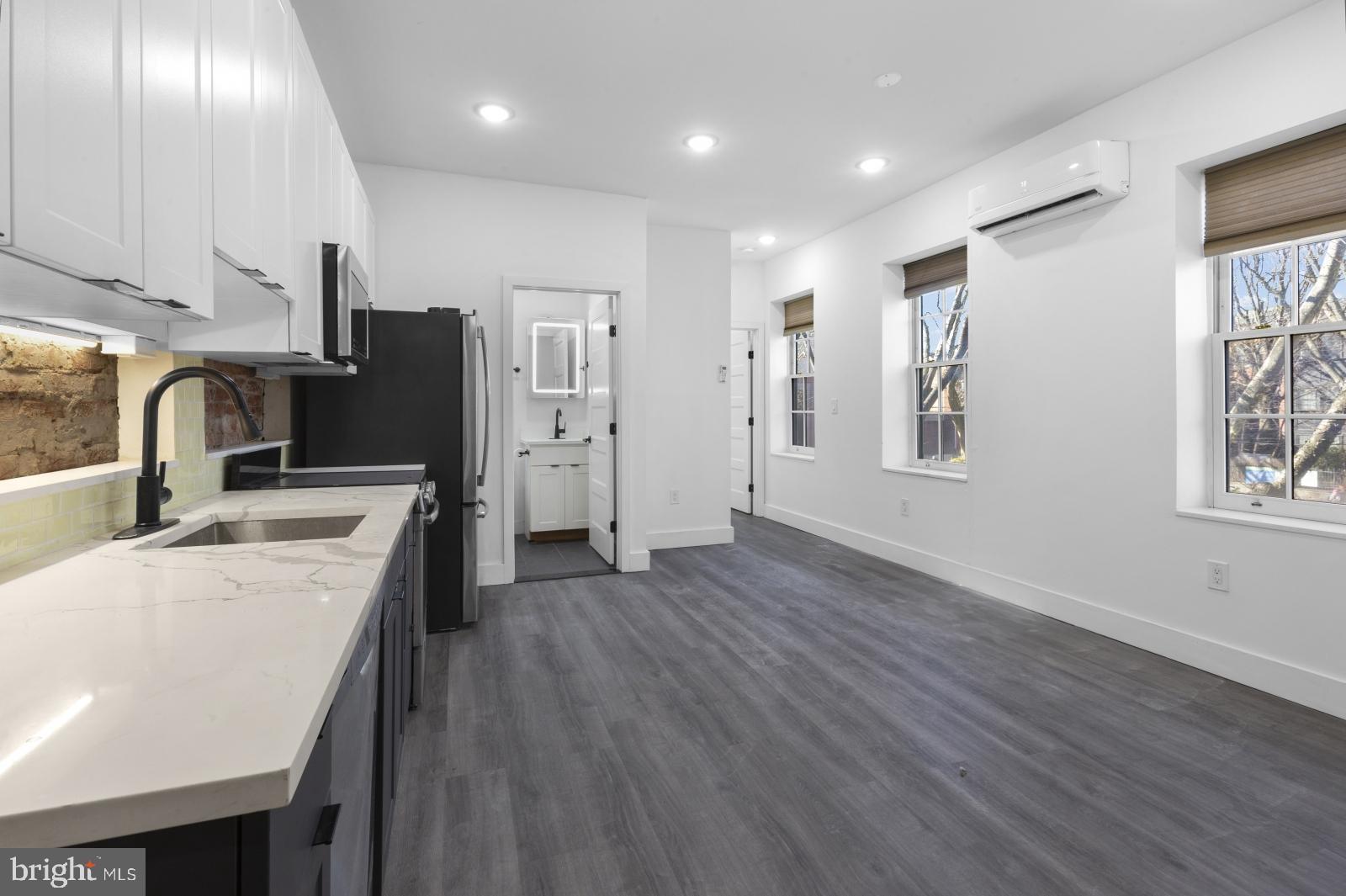 QUEEN VILLAGE - Residential Lease