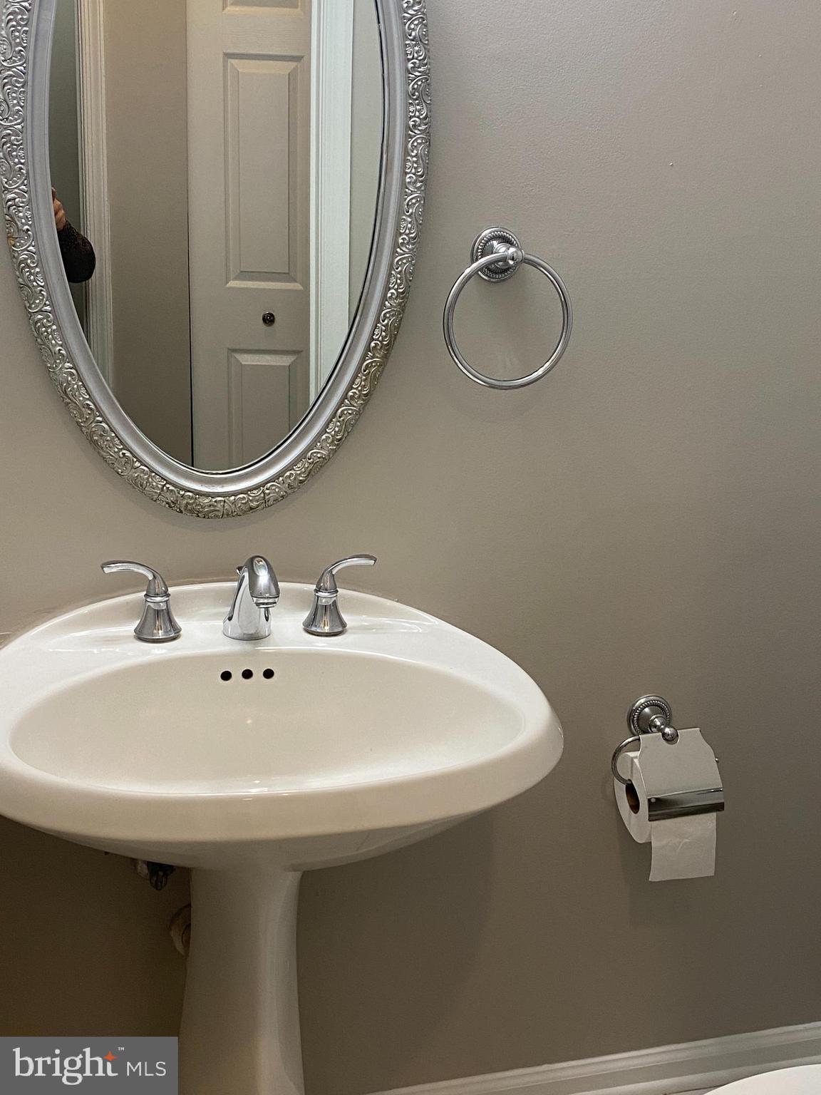 STRATHMEADE SQUARE - Residential Lease