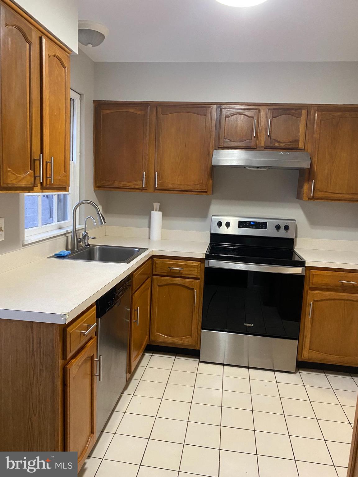 STRATHMEADE SQUARE - Residential Lease