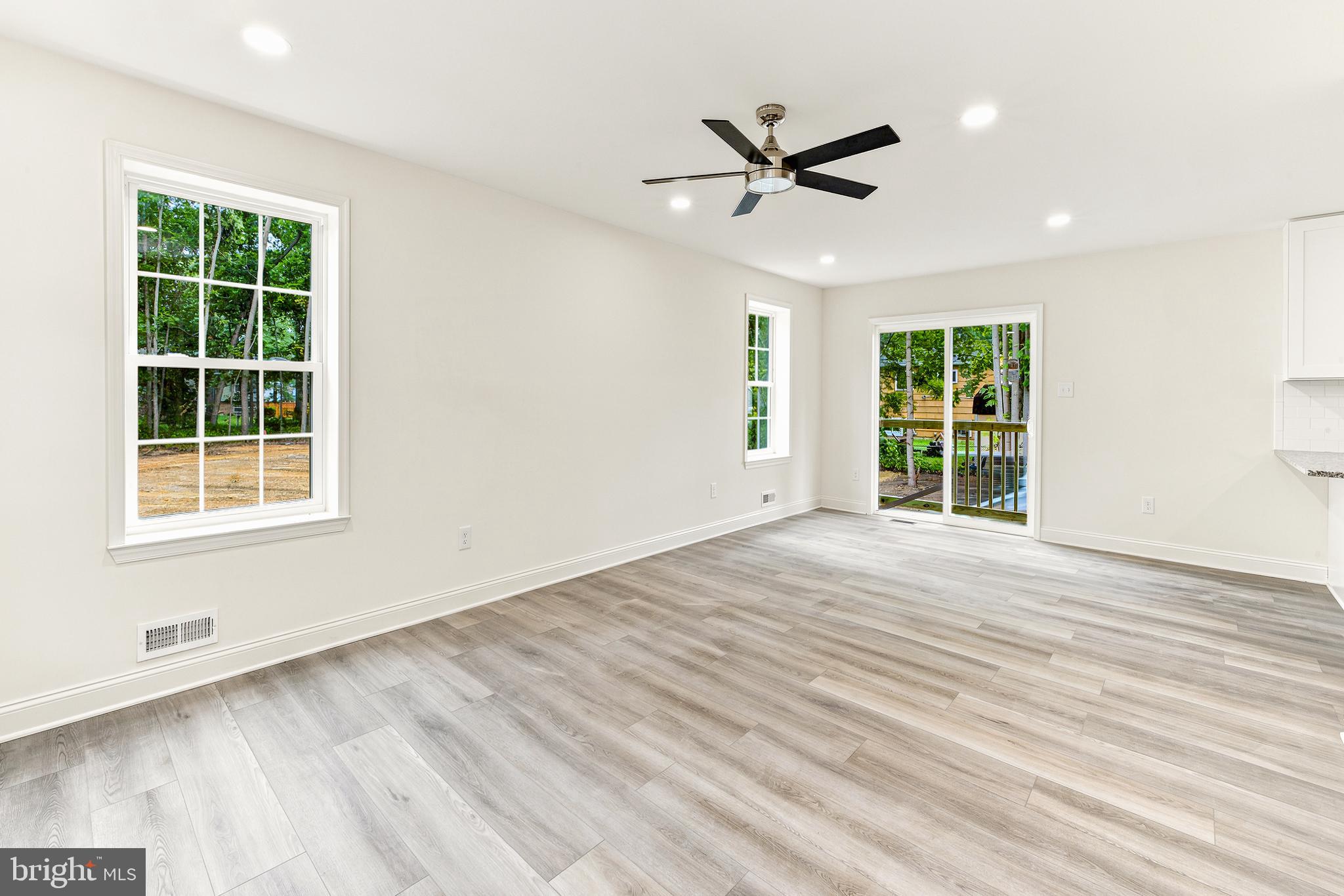 805 BUFFALO COURT