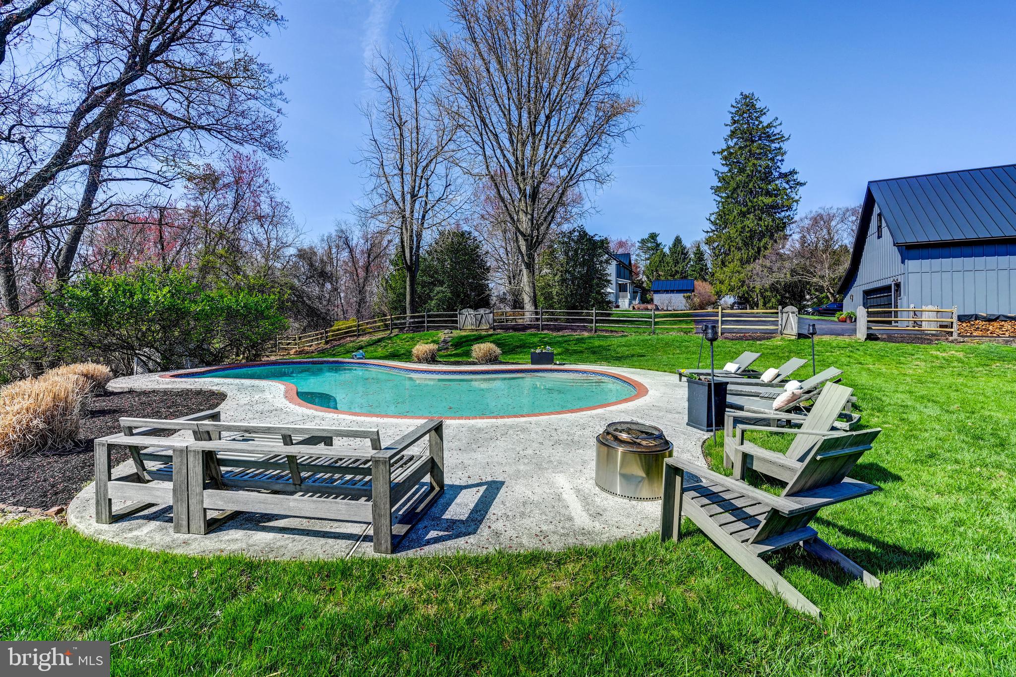 LUTHERVILLE - Residential