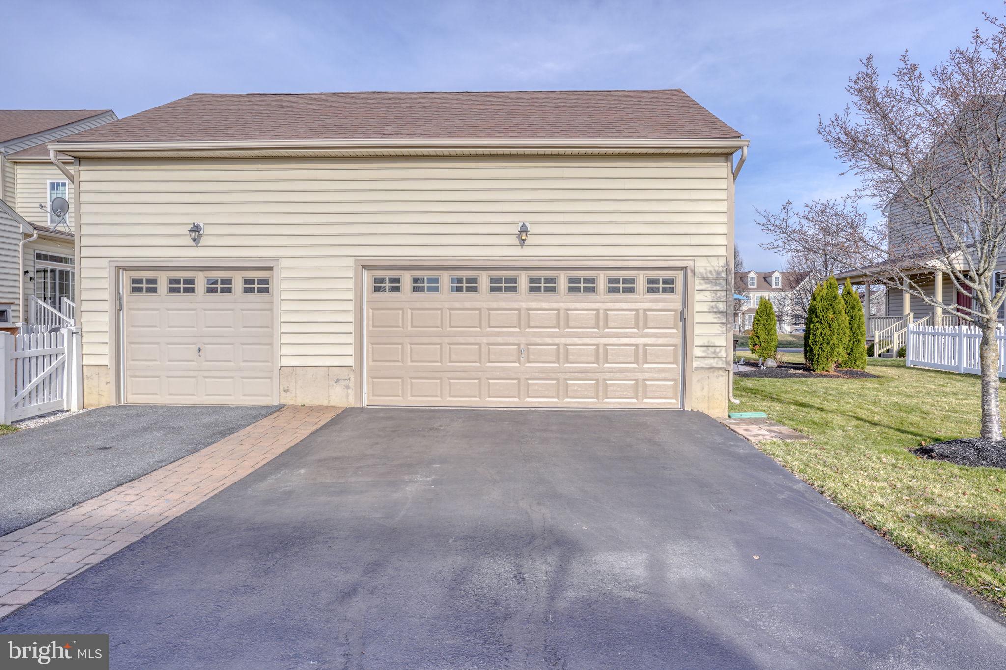 VILLAGE OF BAYBERRY - Residential