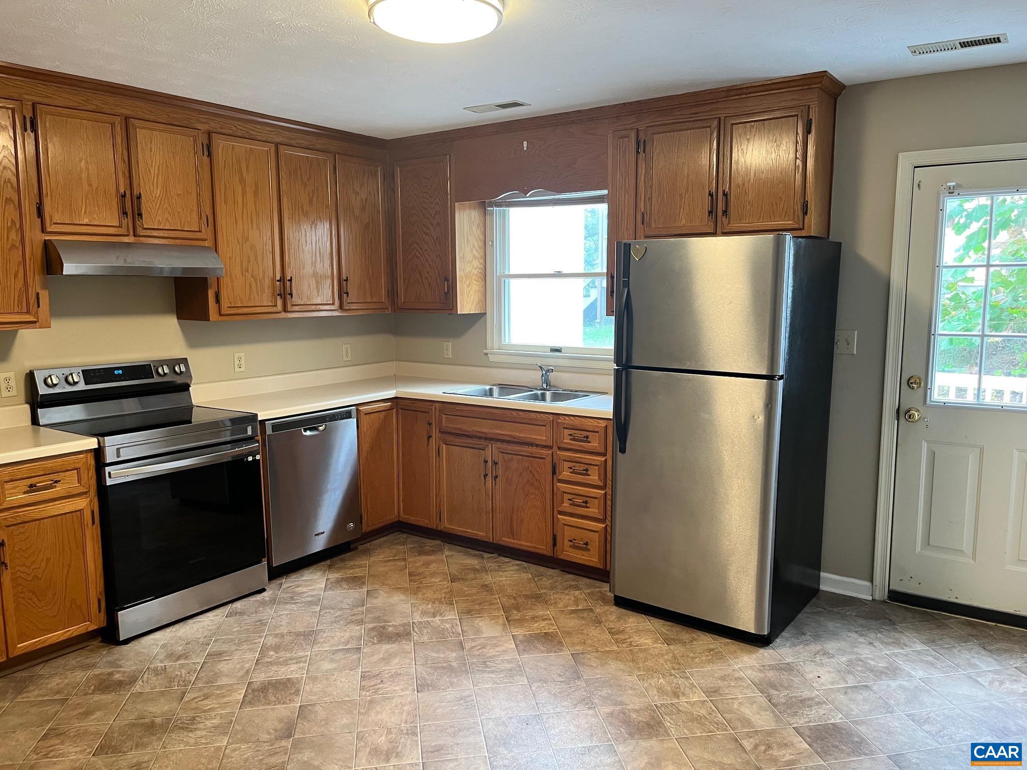 UNKNOWN - Residential Lease