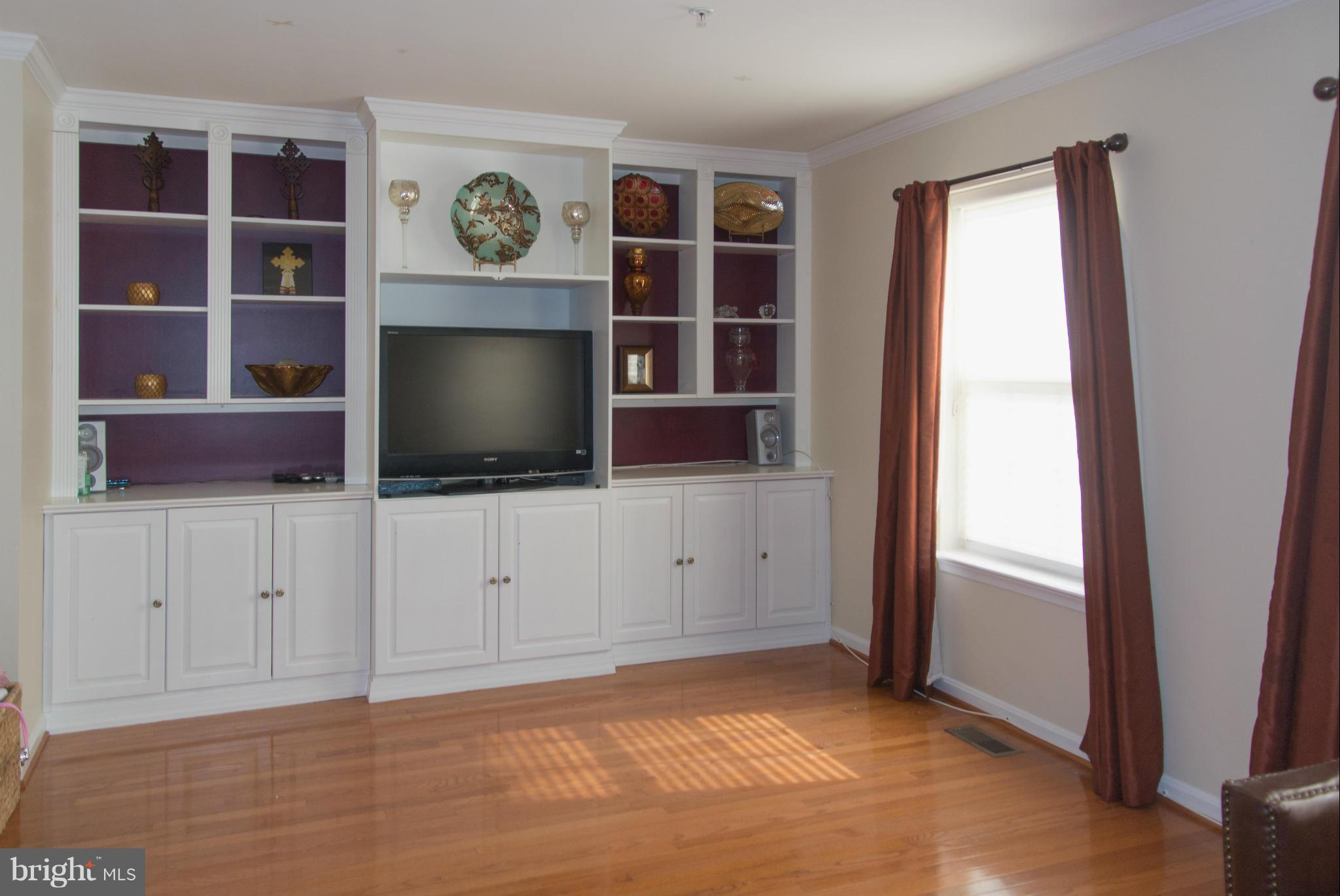 LYONS GATE - Residential