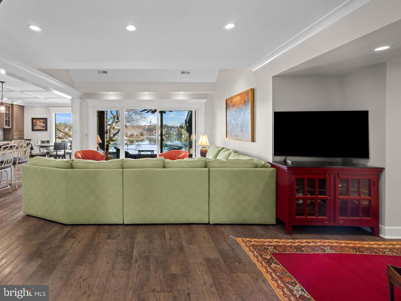 3 PRESIDENT POINT DRIVE B3