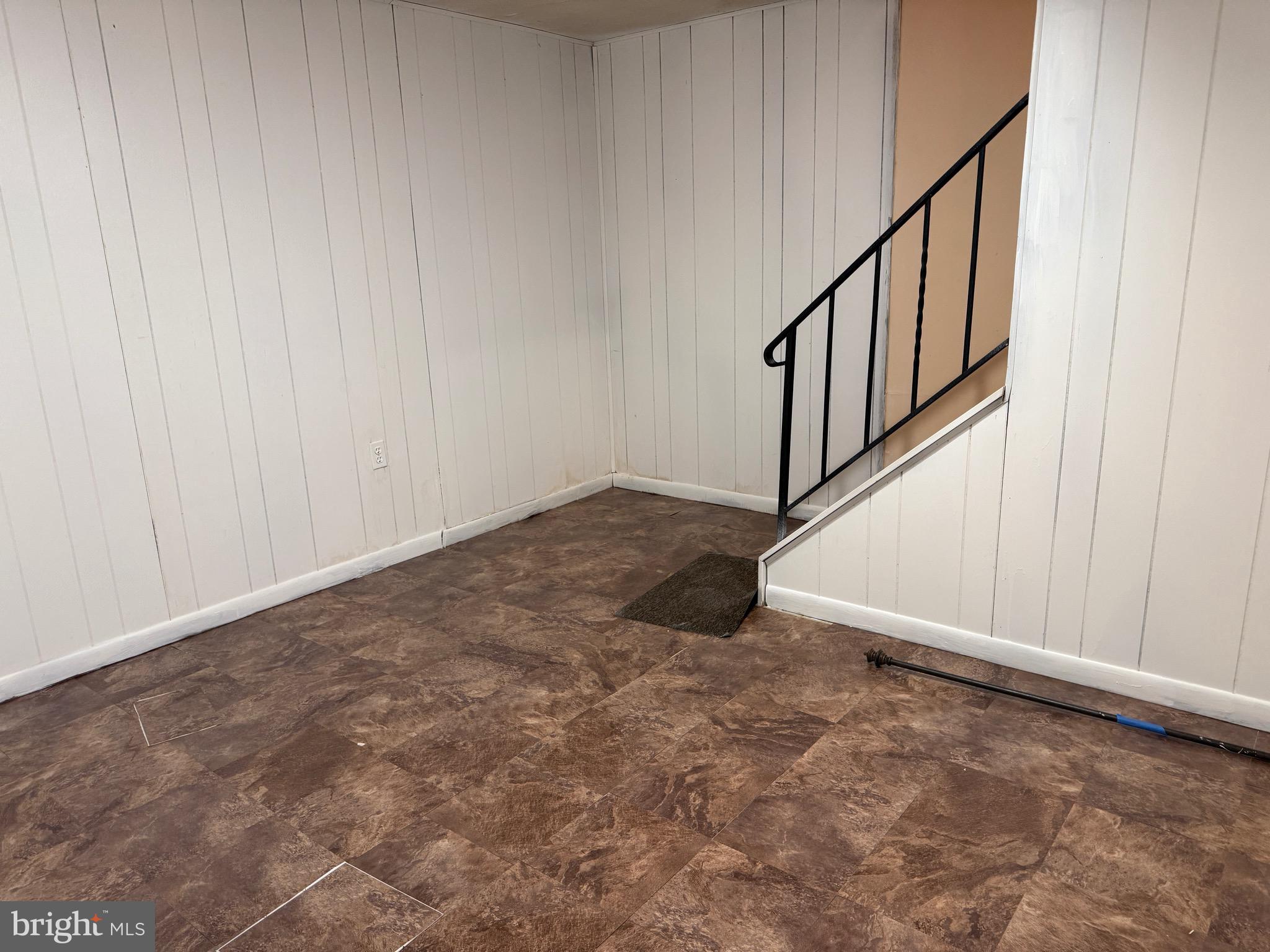 KINGS COURT - Residential Lease