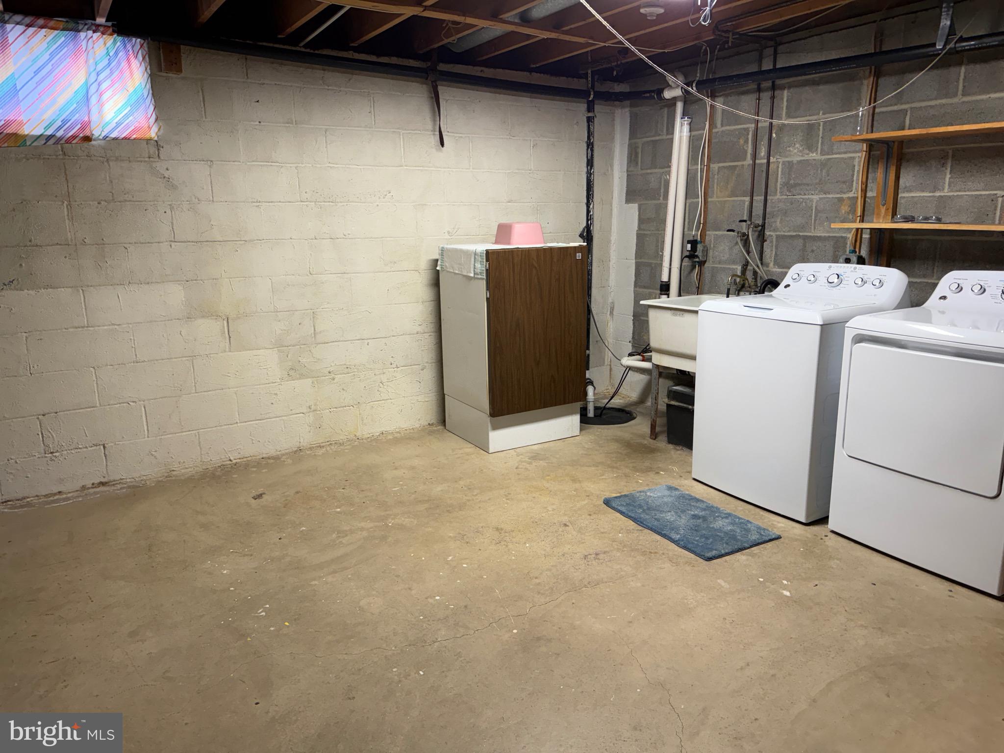 KINGS COURT - Residential Lease