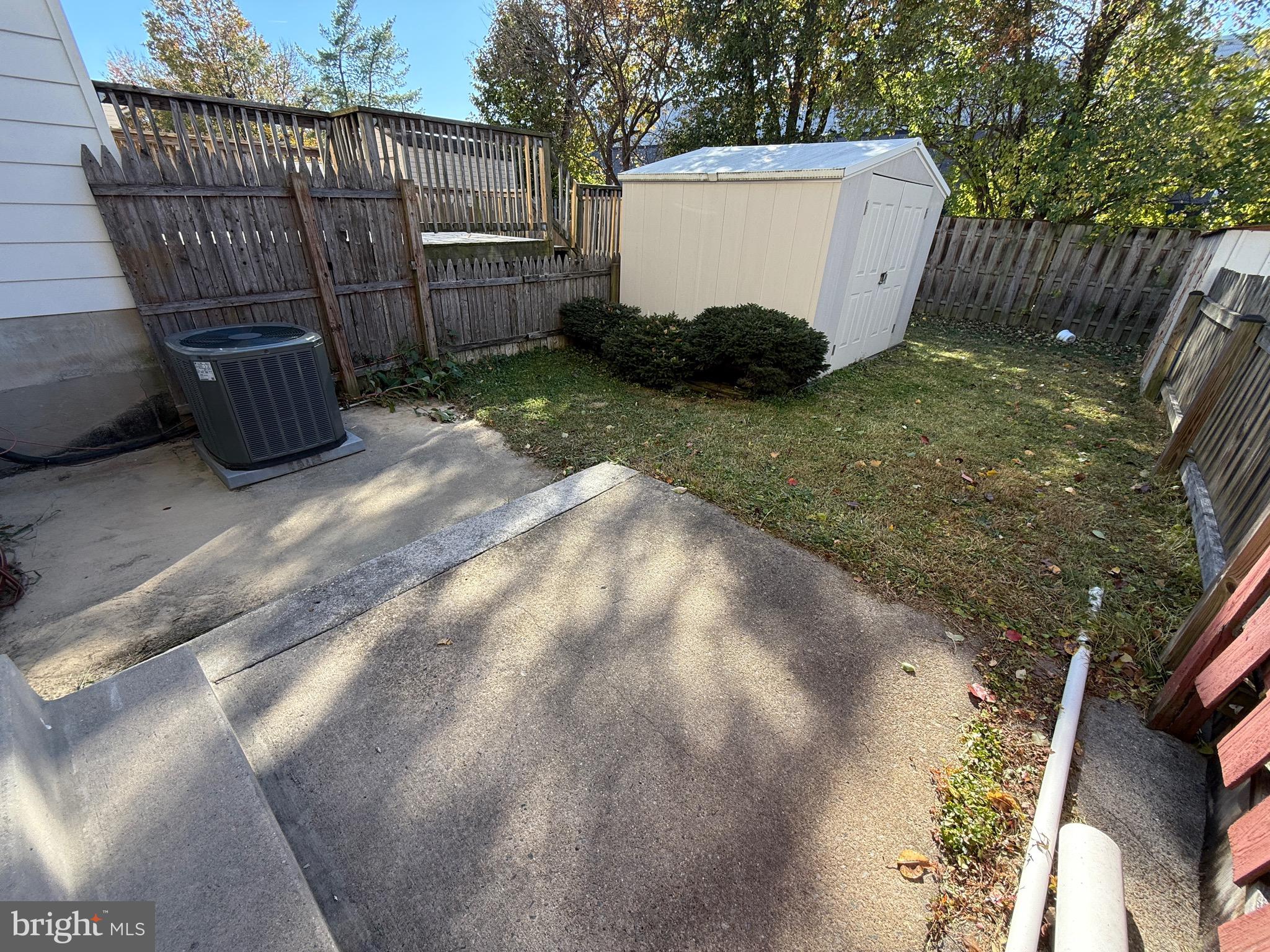 KINGS COURT - Residential Lease