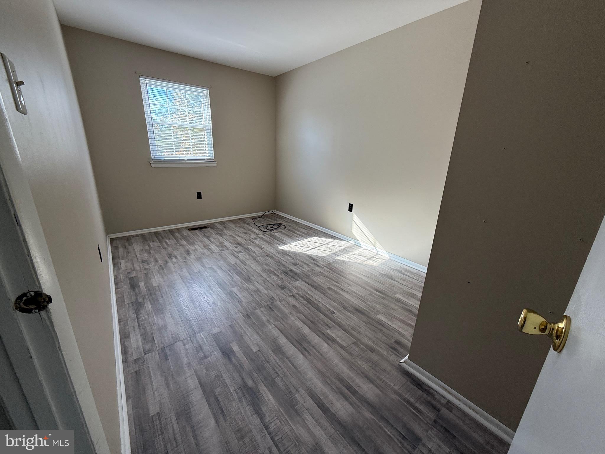 KINGS COURT - Residential Lease