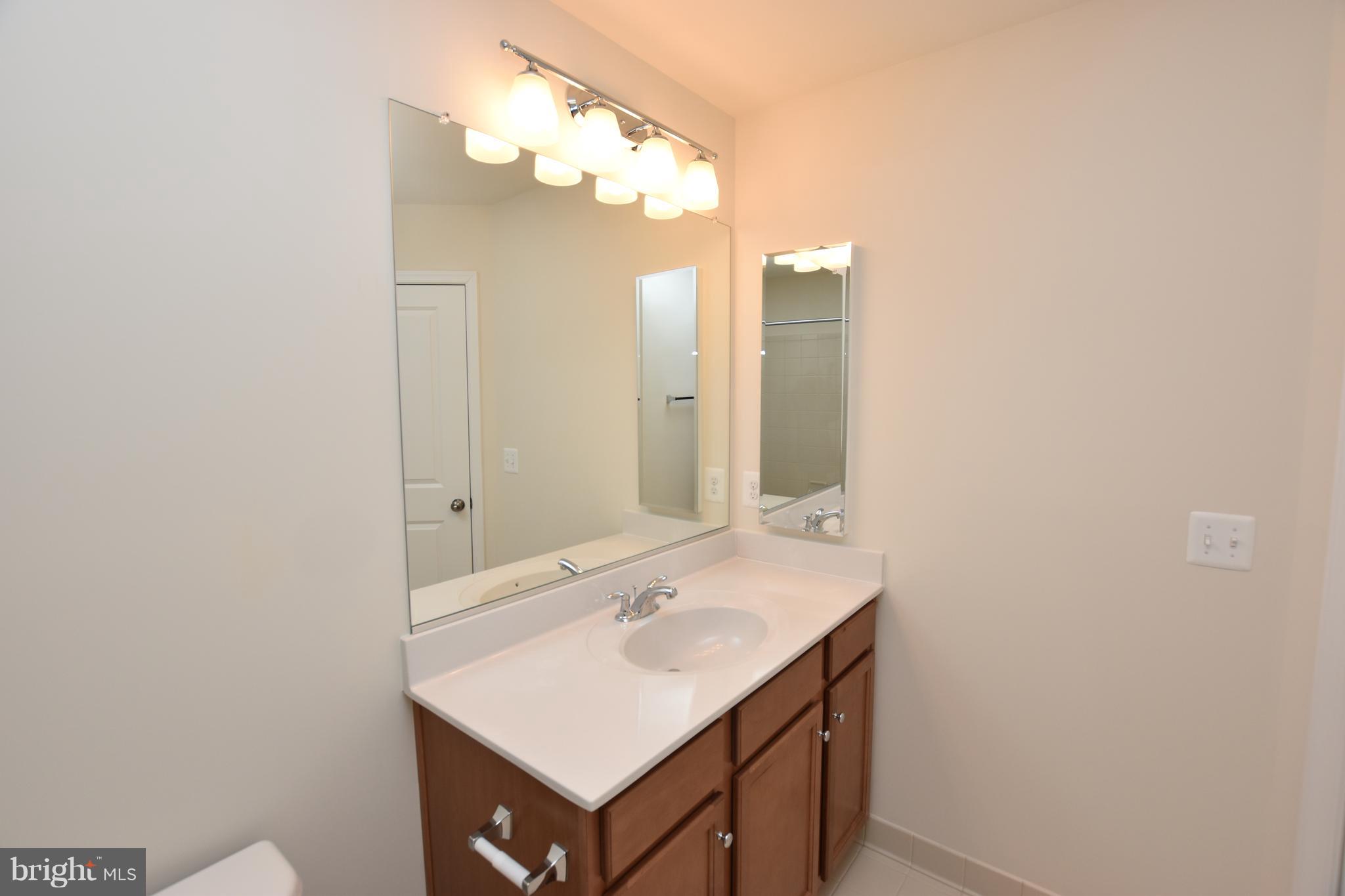 GATEWAY COMMONS - Residential Lease