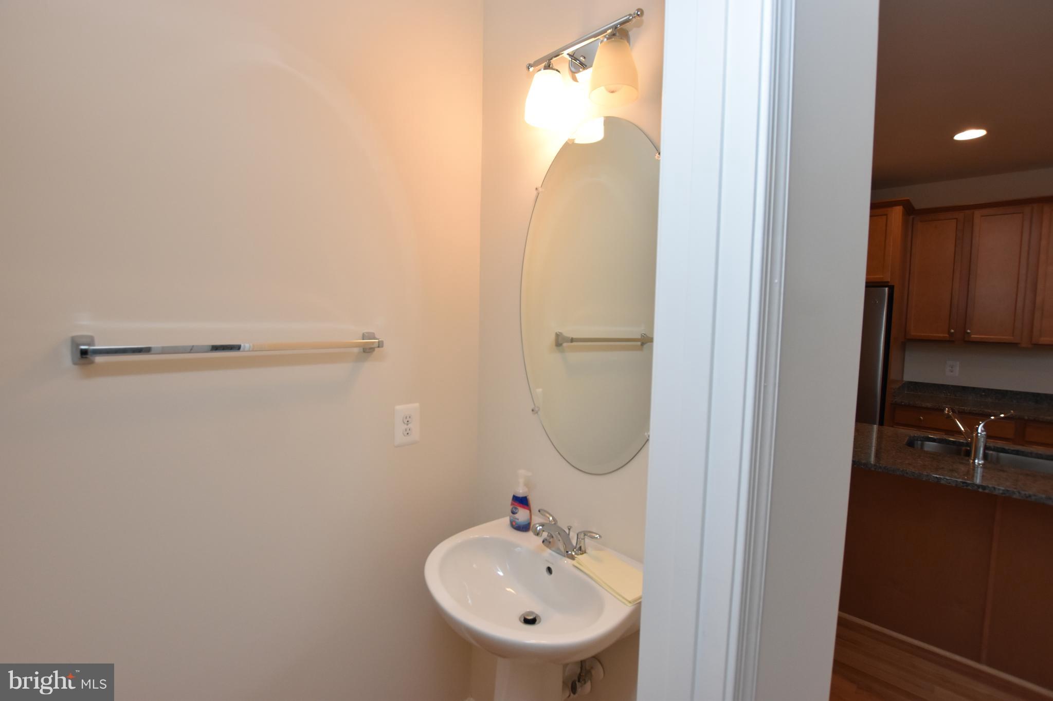 GATEWAY COMMONS - Residential Lease