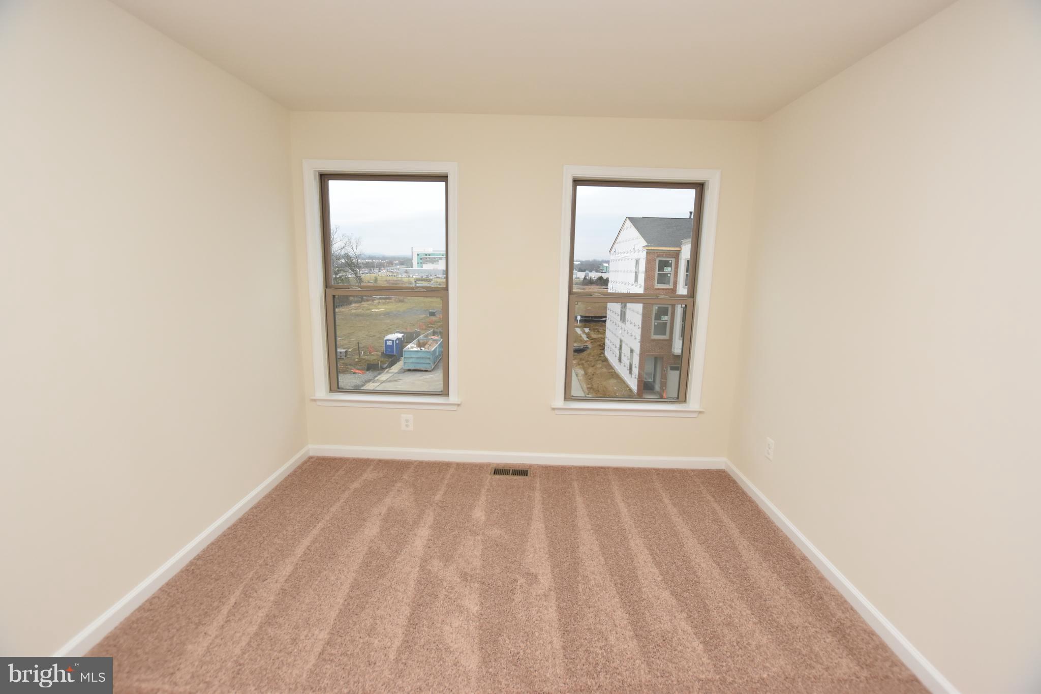 GATEWAY COMMONS - Residential Lease