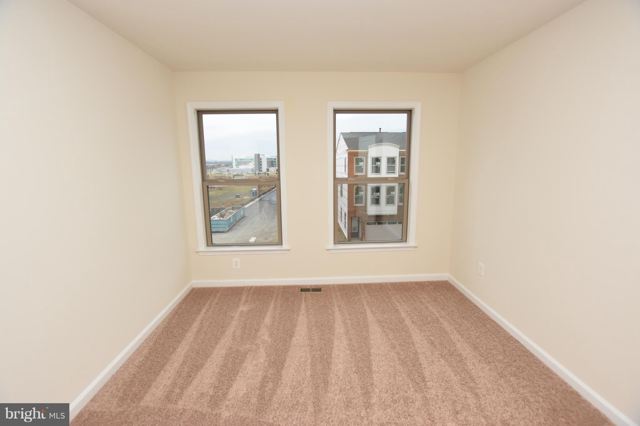 GATEWAY COMMONS - Residential Lease