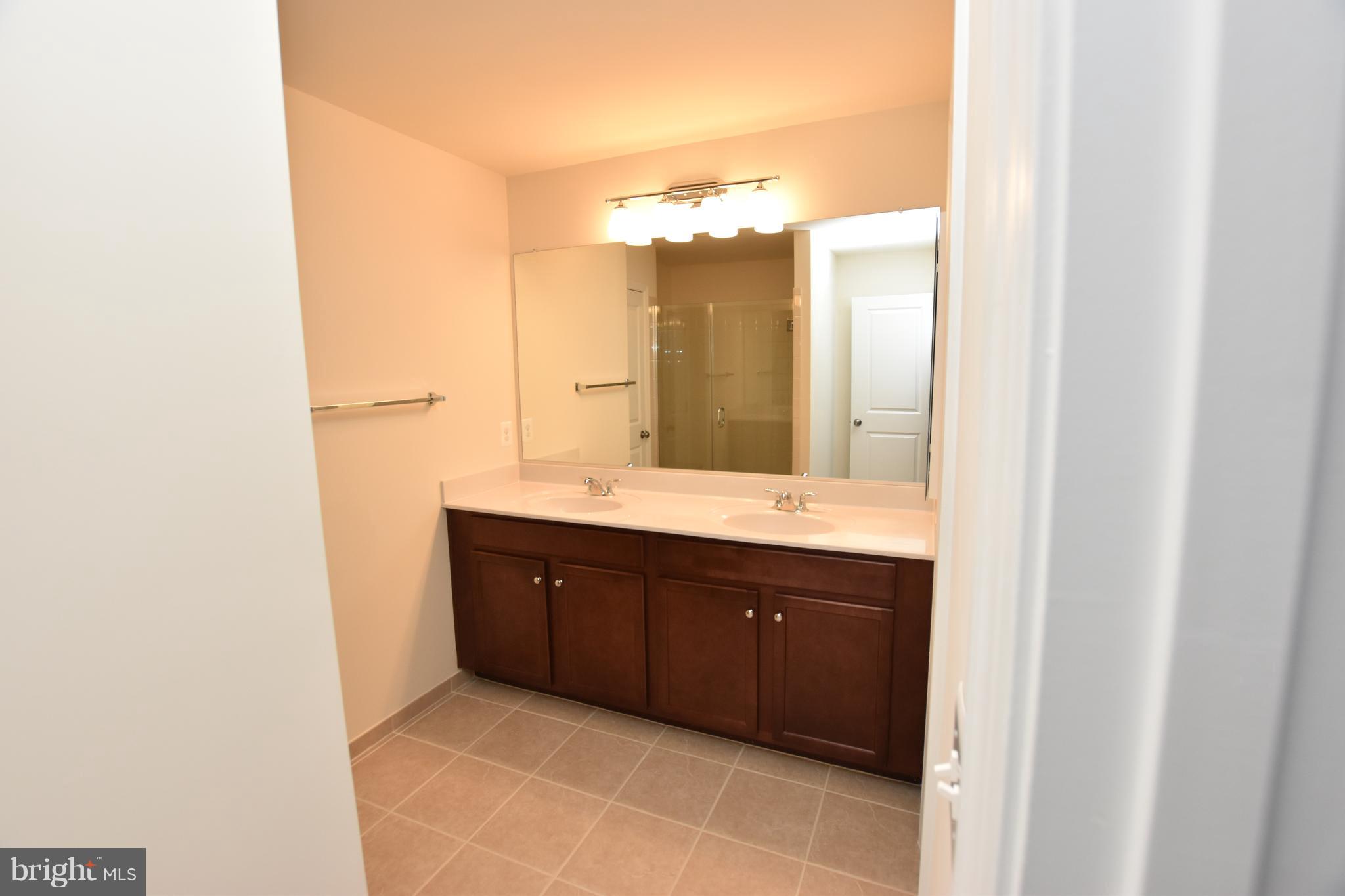 GATEWAY COMMONS - Residential Lease