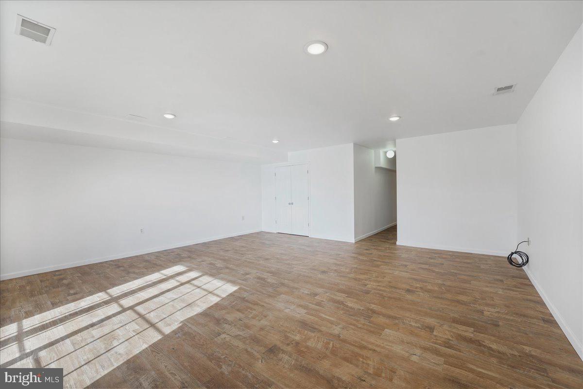 FRENCH CREEK ESTS - Residential Lease