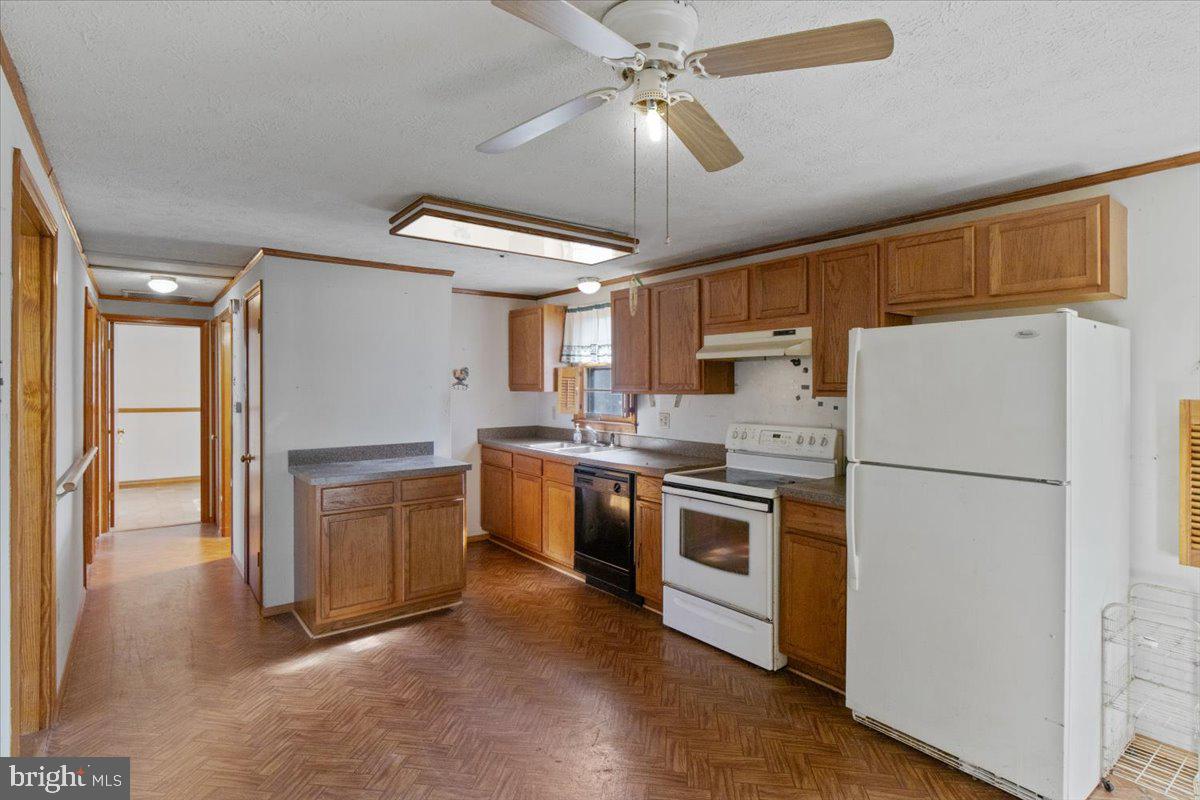 STRAWBERRY HILLS ESTATES - Residential