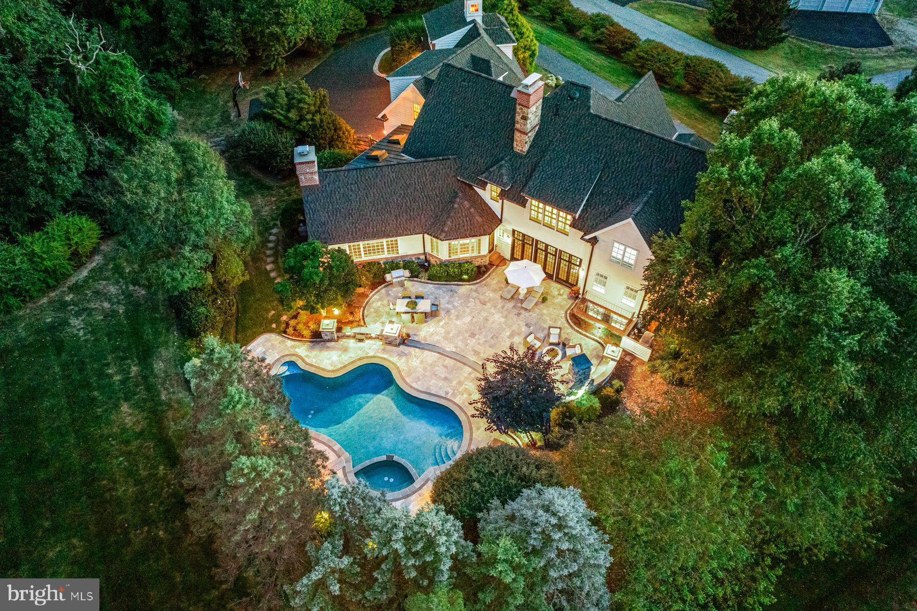 1901 PARKERHILL LANE