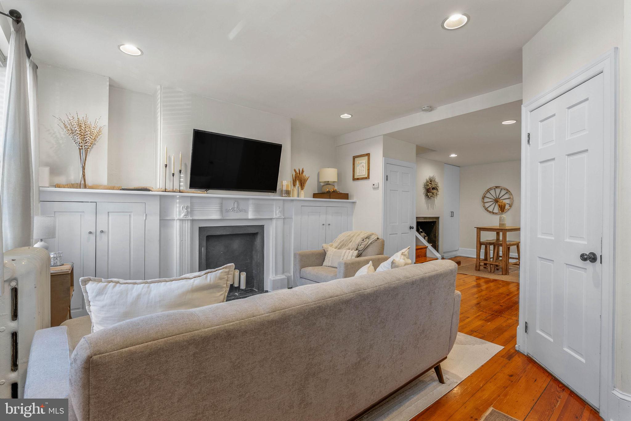 1021 N LAWRENCE STREET