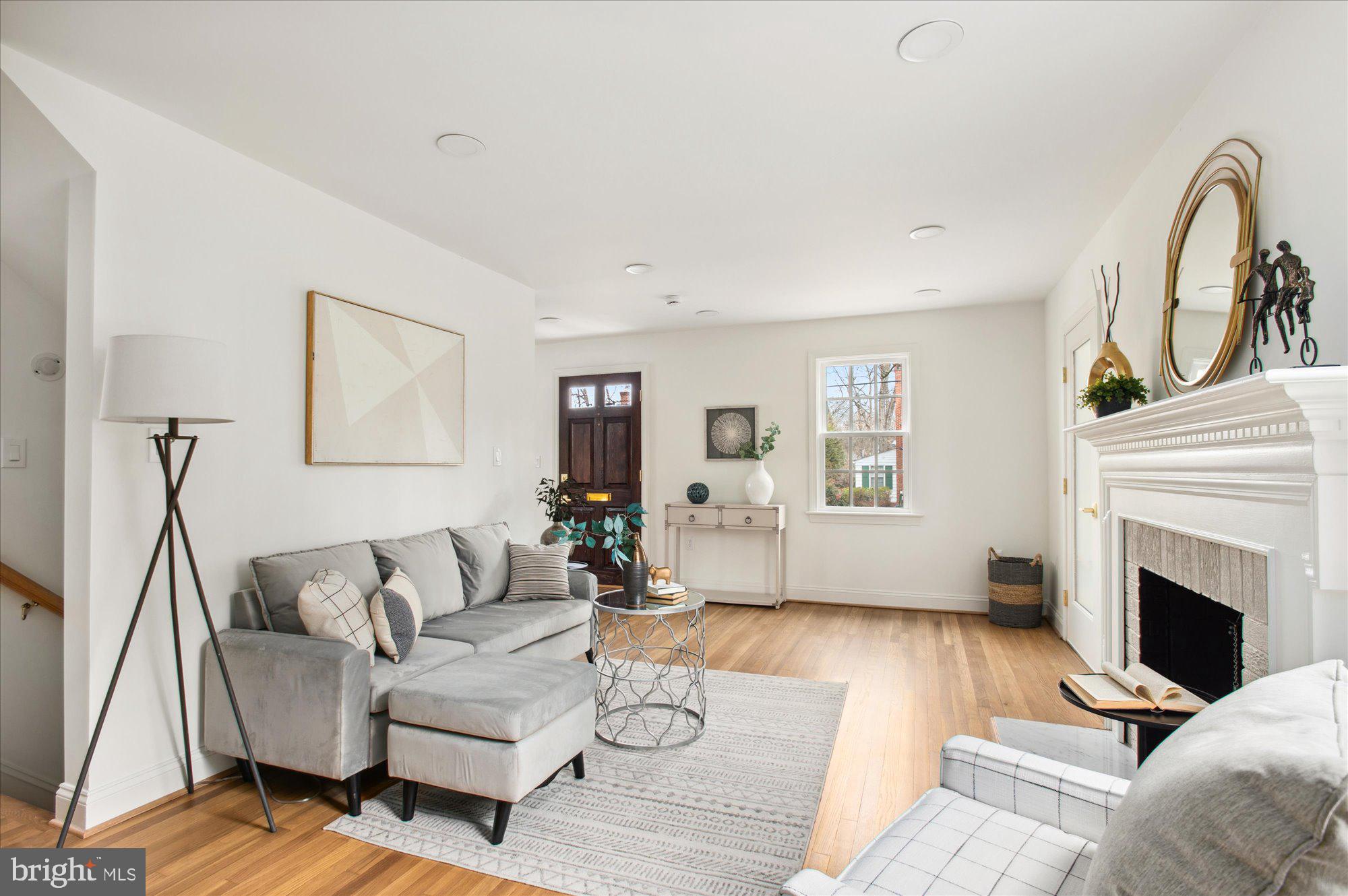 WOODACRES - Residential