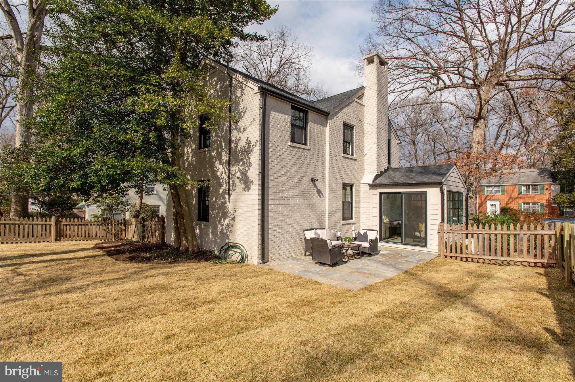 WOODACRES - Residential