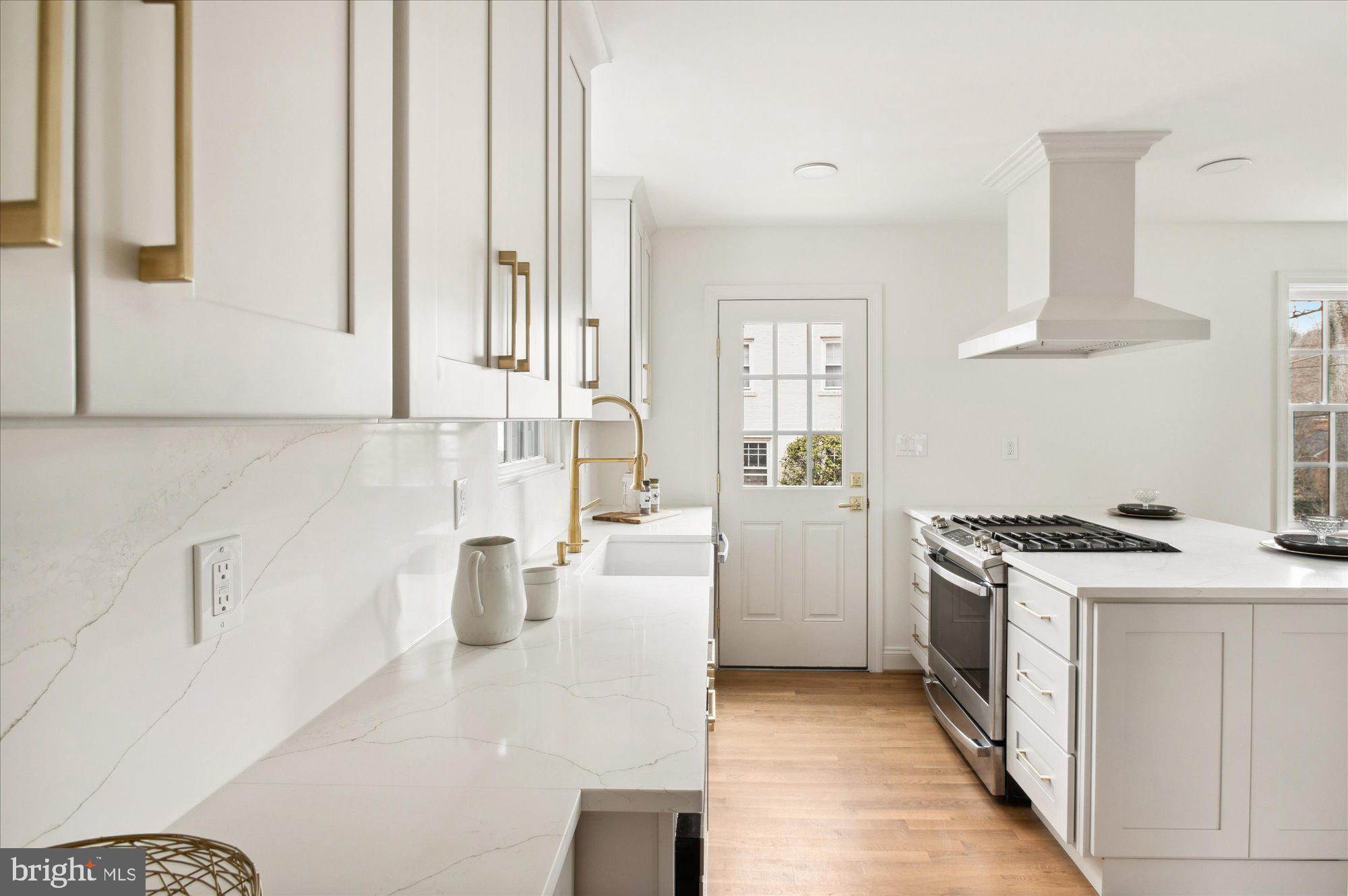 WOODACRES - Residential