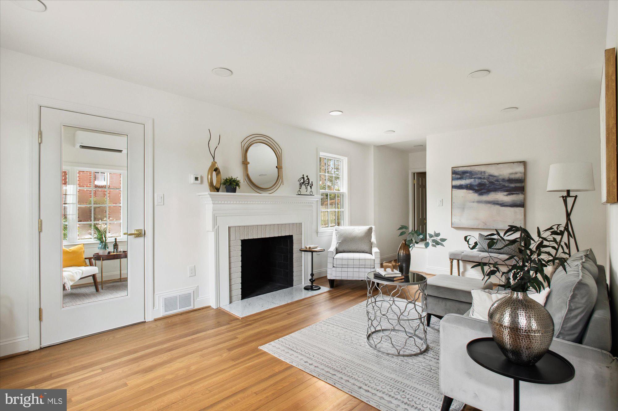 WOODACRES - Residential