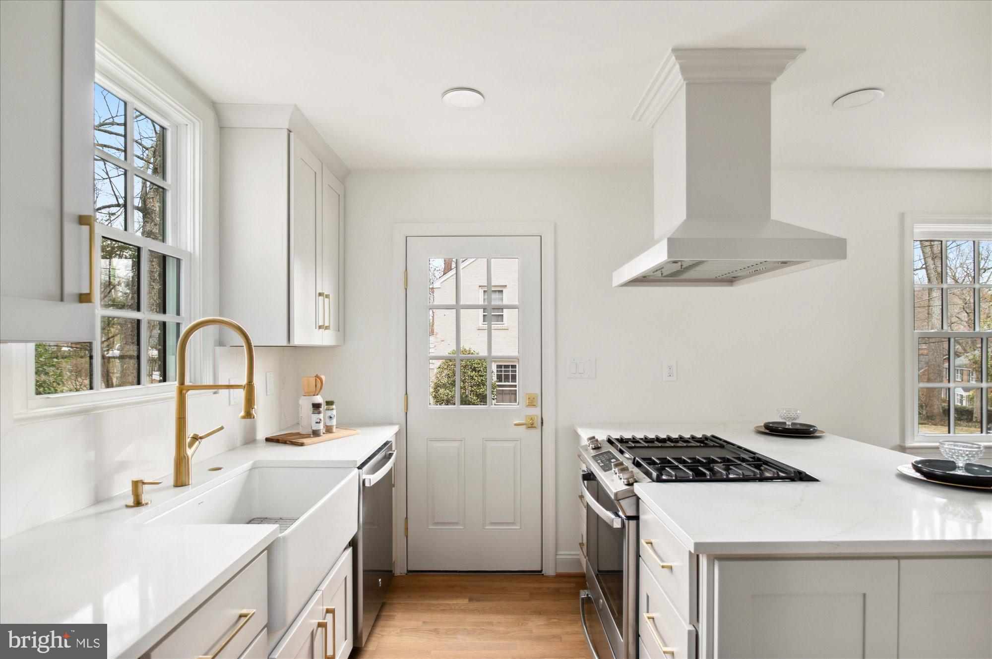 WOODACRES - Residential