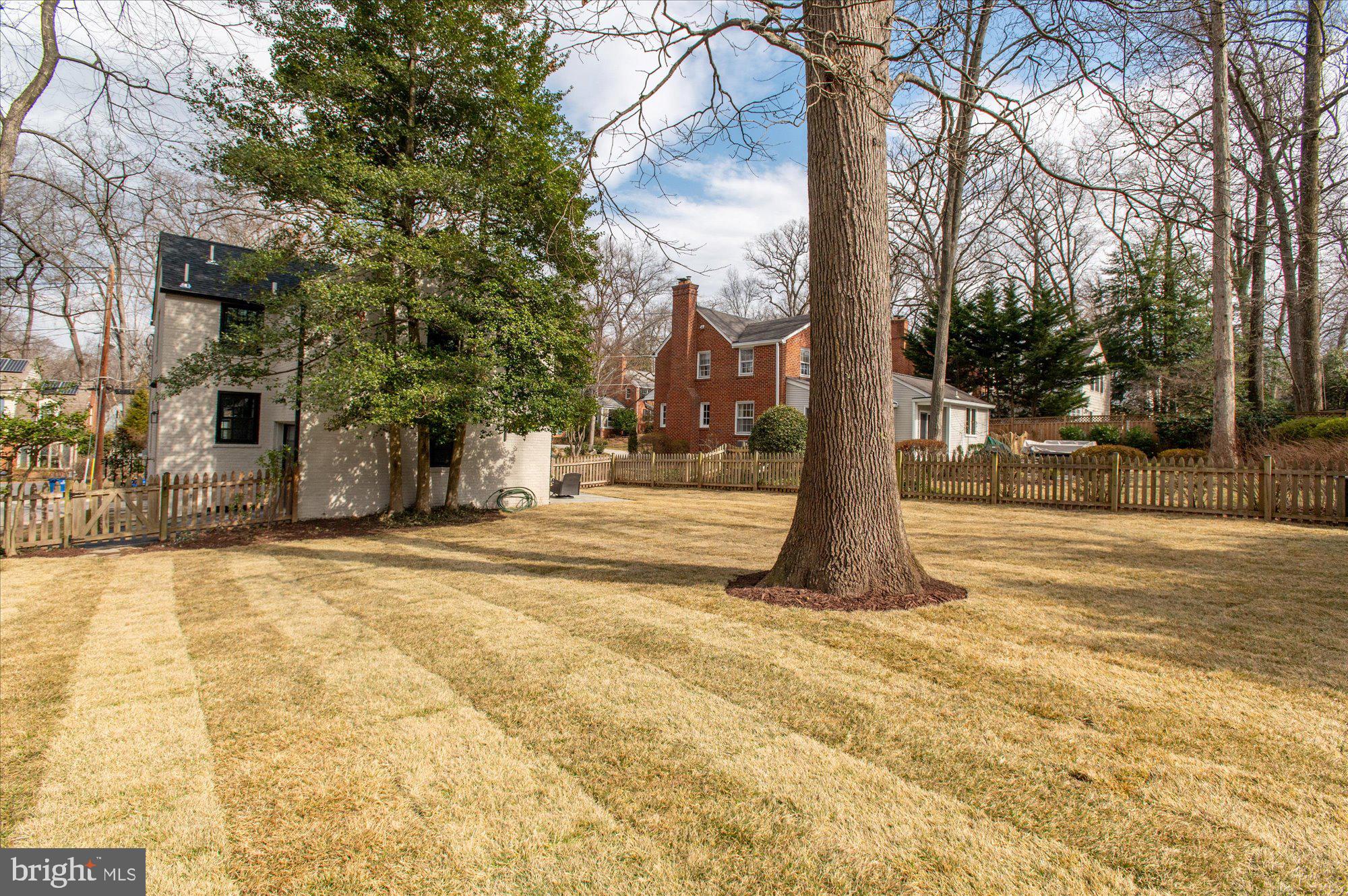 WOODACRES - Residential