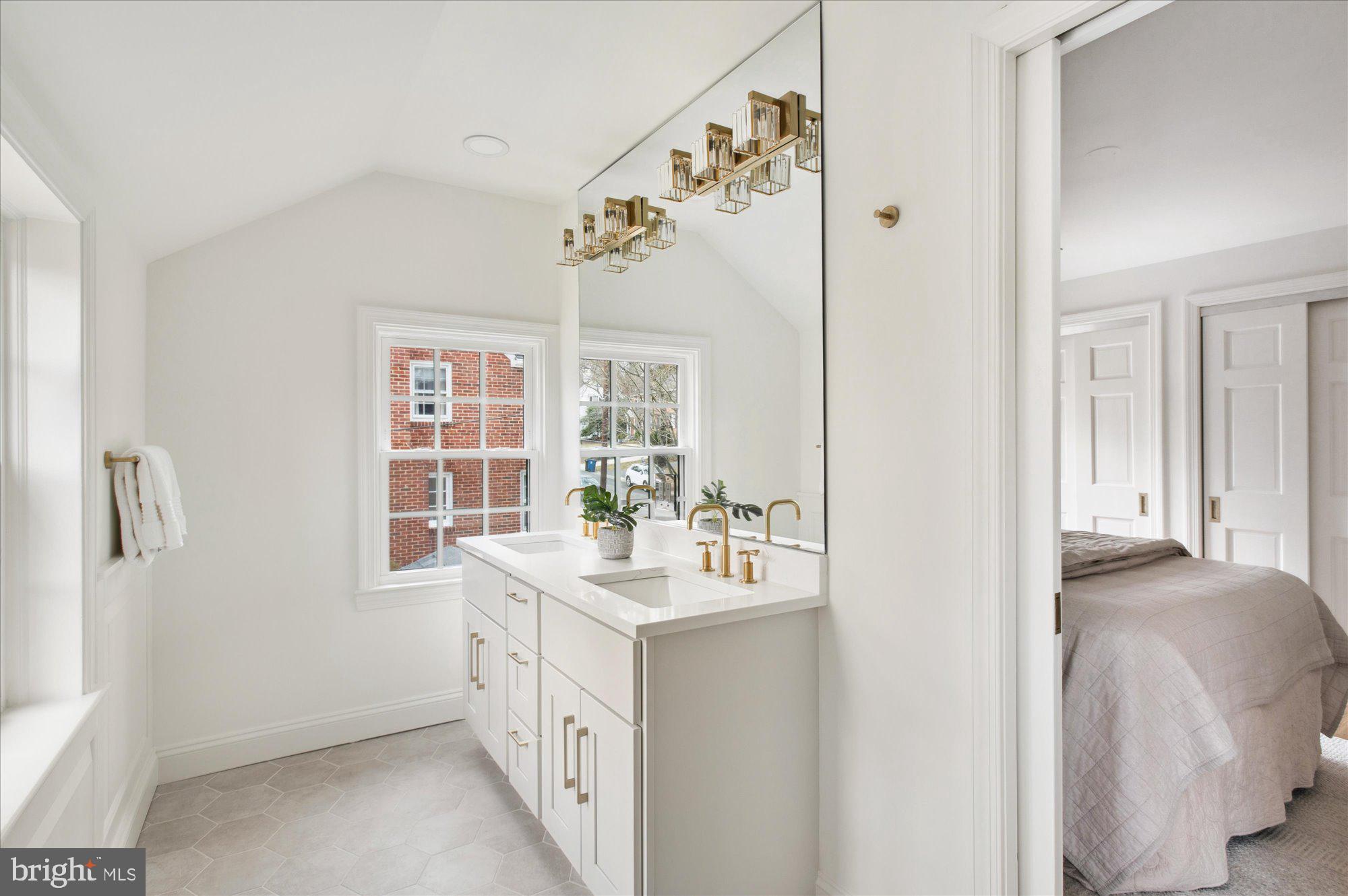 WOODACRES - Residential