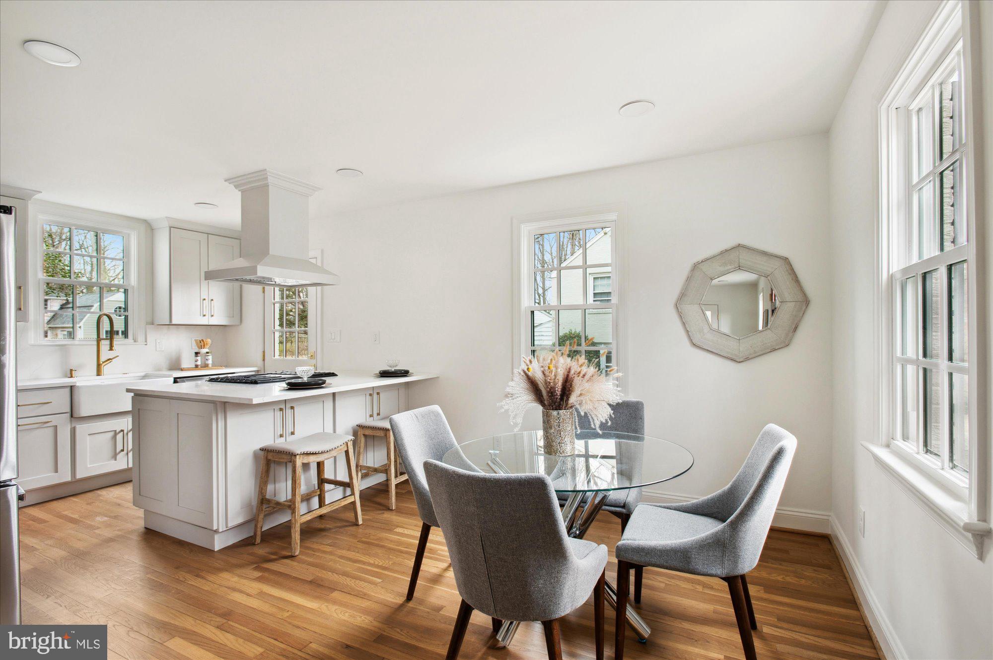 WOODACRES - Residential