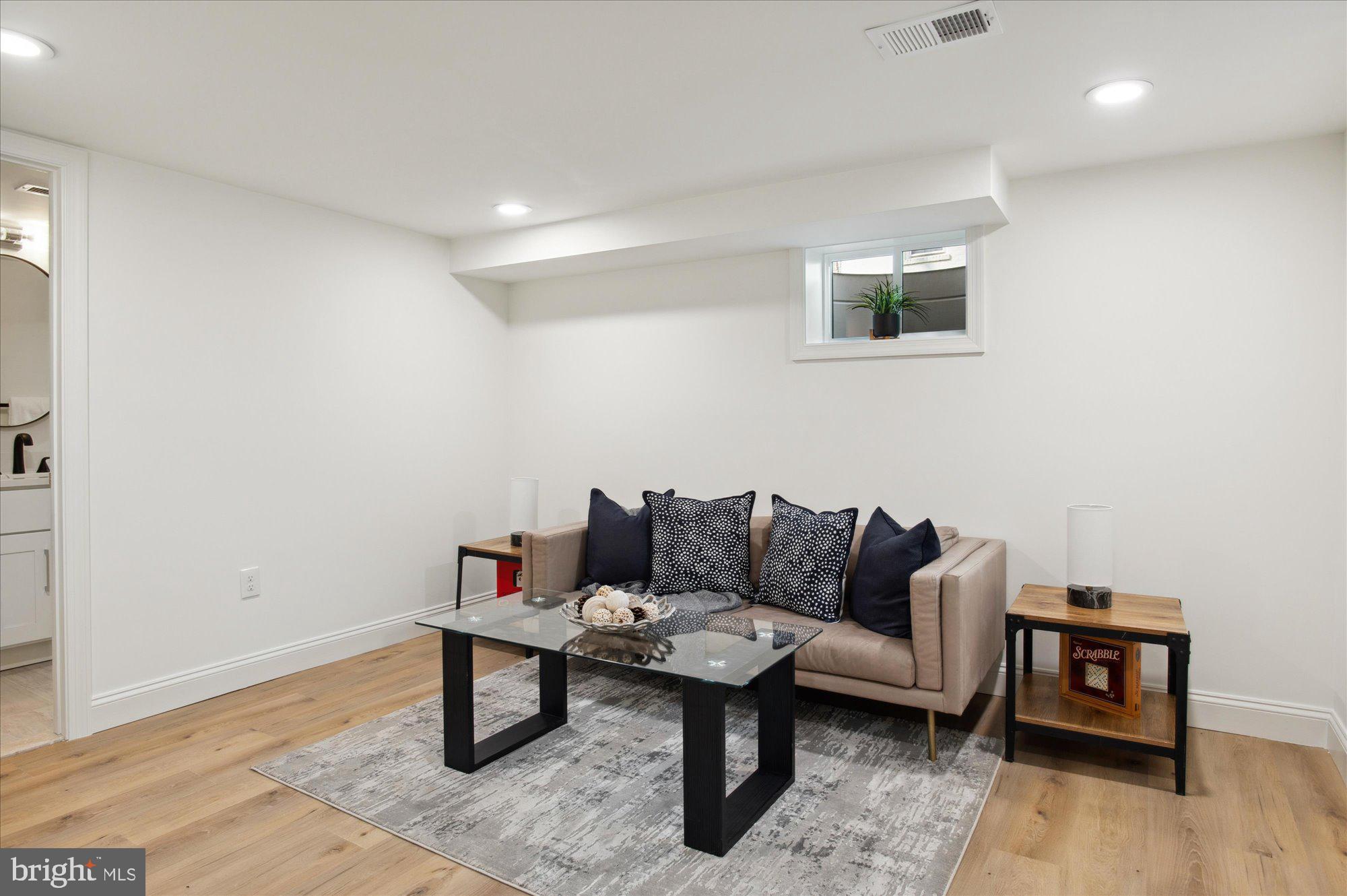 WOODACRES - Residential