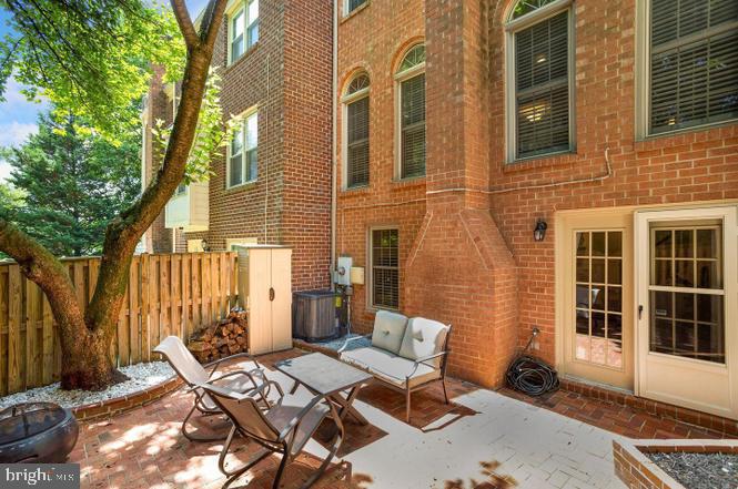 TOWNES OF WAKEFIELD - Residential