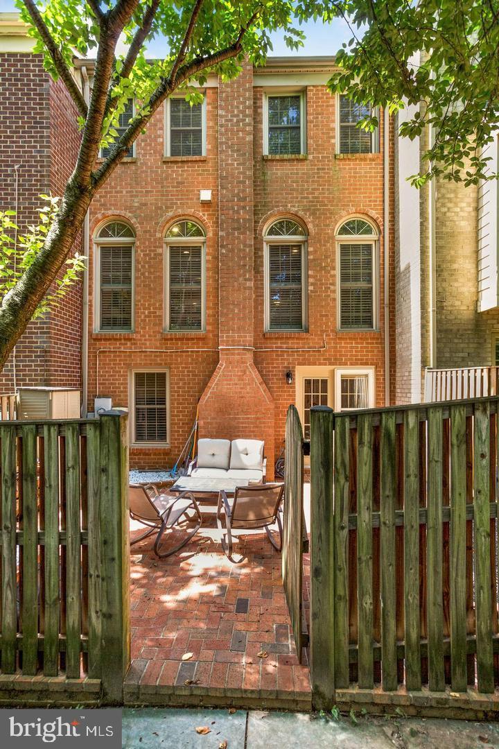 TOWNES OF WAKEFIELD - Residential