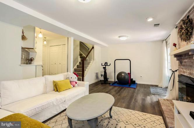 TOWNES OF WAKEFIELD - Residential