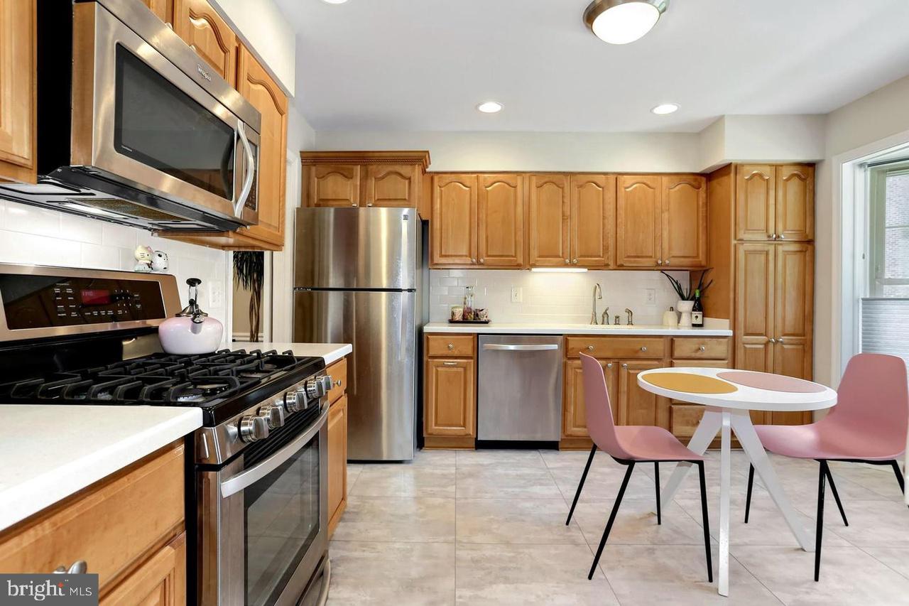 TOWNES OF WAKEFIELD - Residential