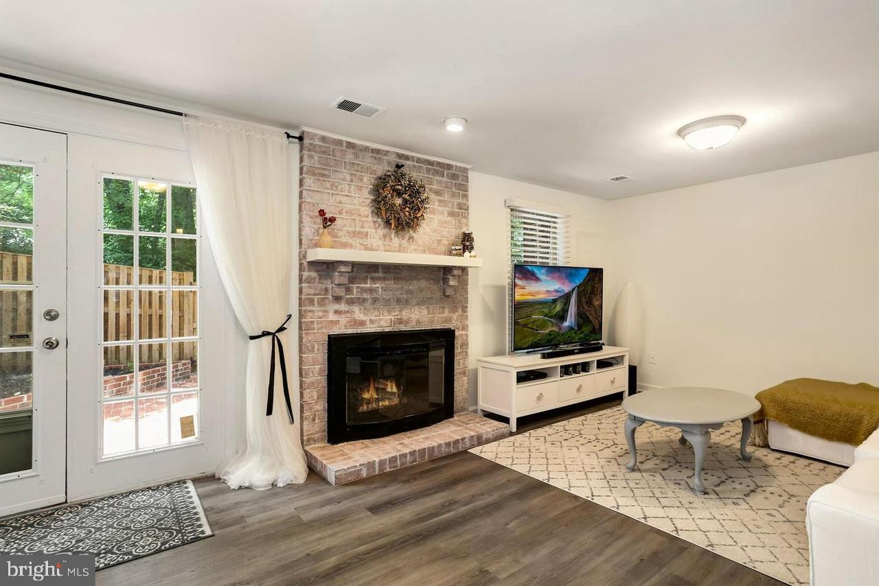 TOWNES OF WAKEFIELD - Residential